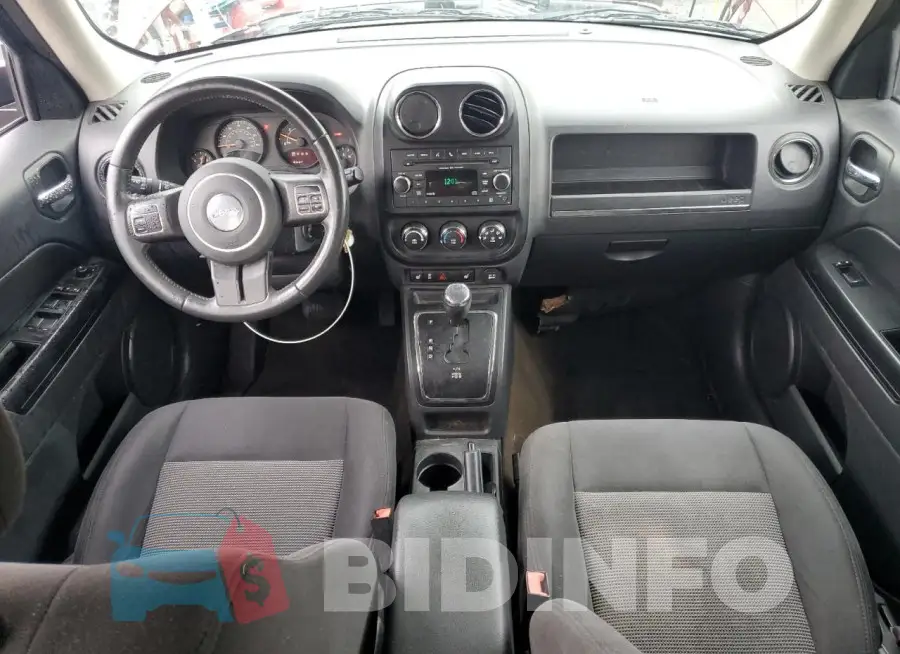 1C4NJRFB7GD501311 Photo# 8