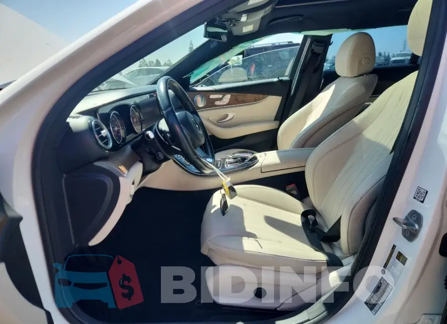 WDDZF4JB2HA262157 Photo# 7