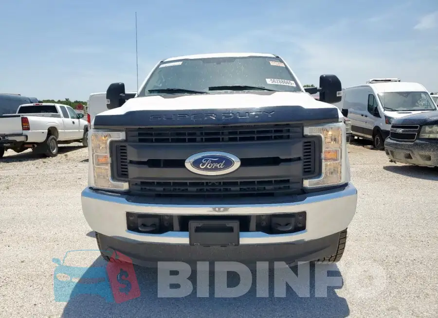 1FT7W2B68JEB73151 Photo# 5