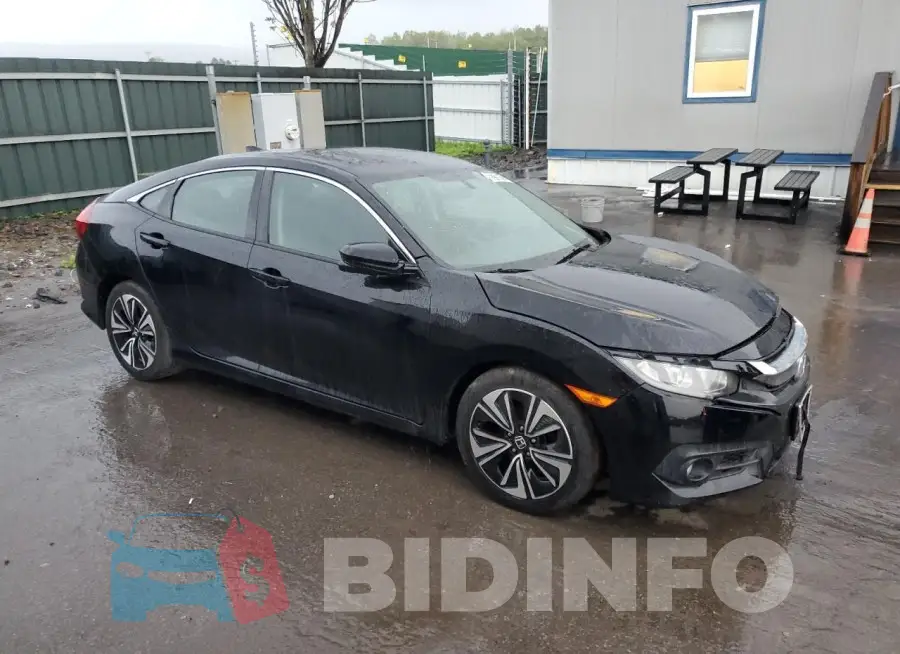 19XFC1F30JE201382 Photo# 4