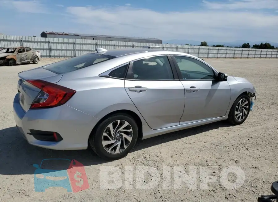 19XFC2F78HE216814 Photo# 3