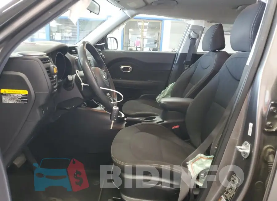 KNDJN2A24K7023695 Photo# 7