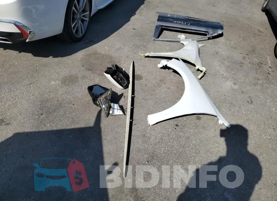 19UUB2F42KA001912 Photo# 12