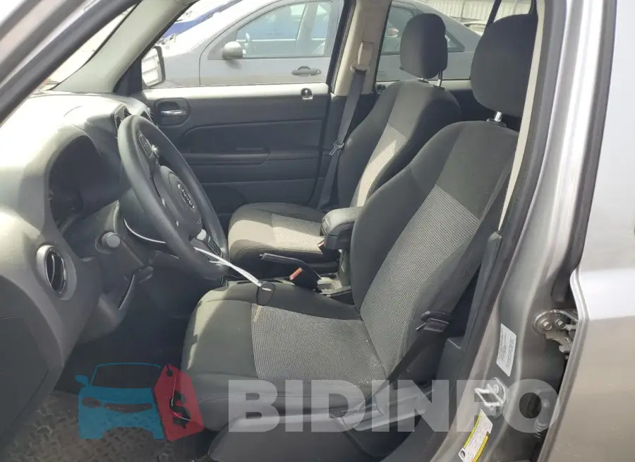 1C4NJRBB2GD581543 Photo# 7