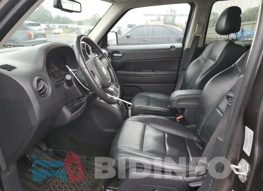 1C4NJRFB7GD523549 Photo# 7