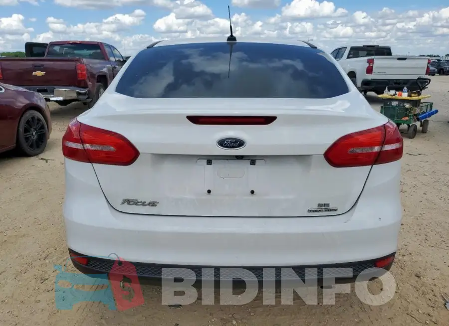 1FADP3F20GL245385 Photo# 6