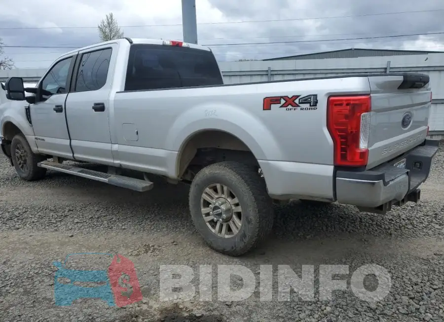 1FT8W3BT2HEF39552 Photo# 2