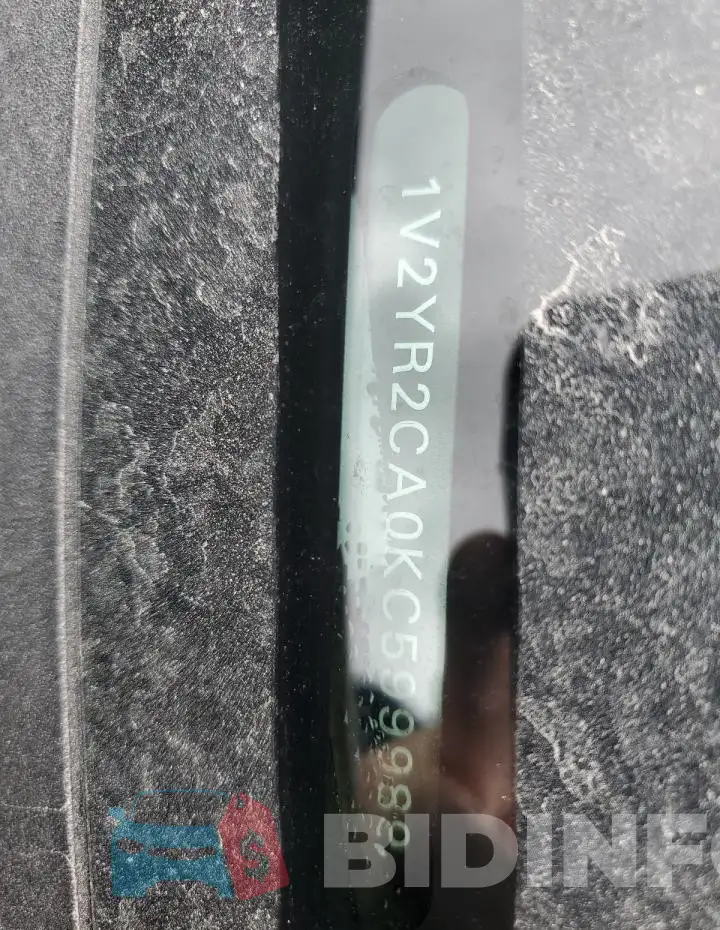 1V2YR2CA0KC599989 Photo# 14
