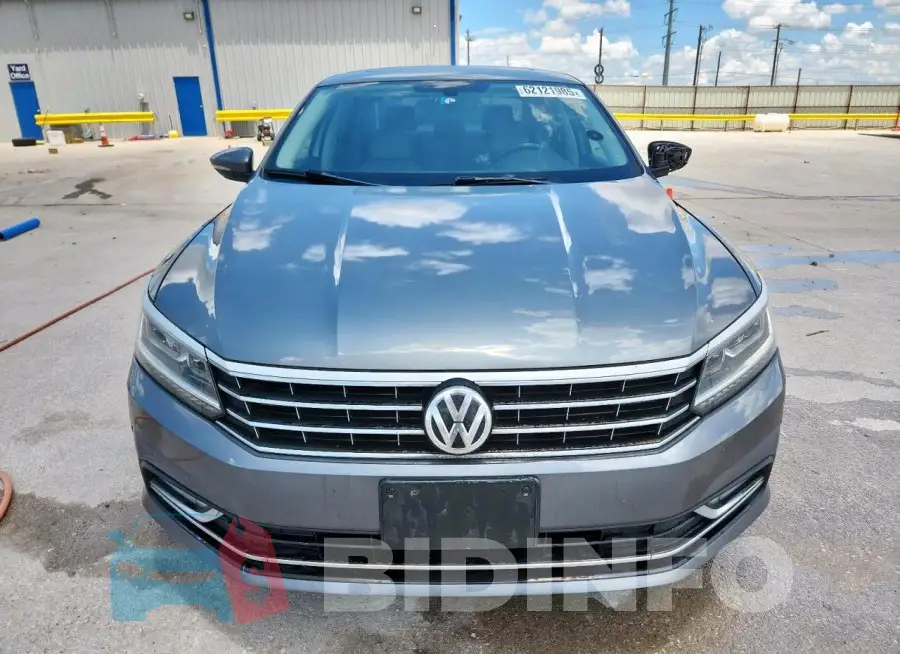 1VWBS7A35GC051875 Photo# 5