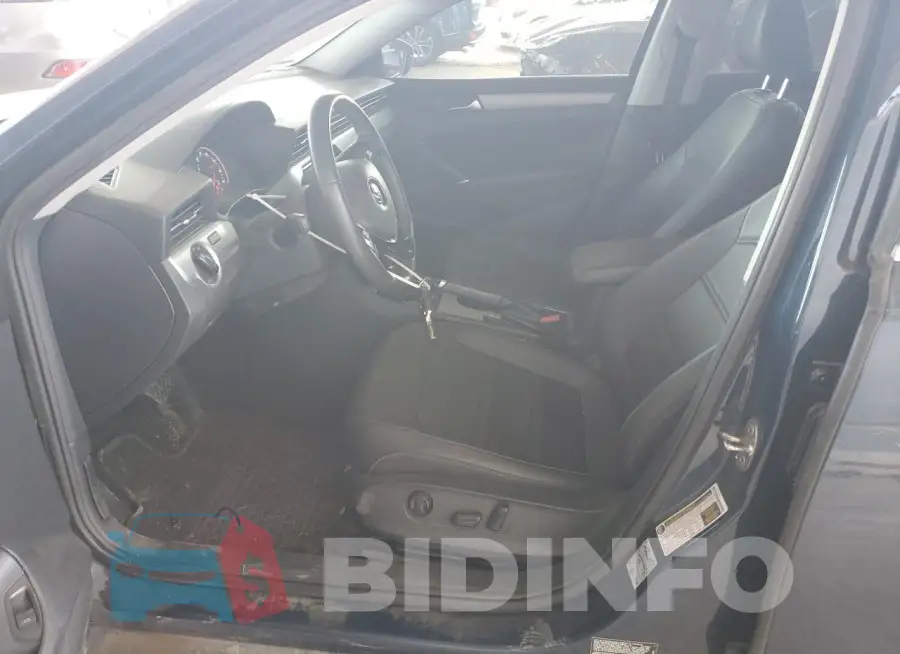 1VWSA7A32MC005886 Photo# 7