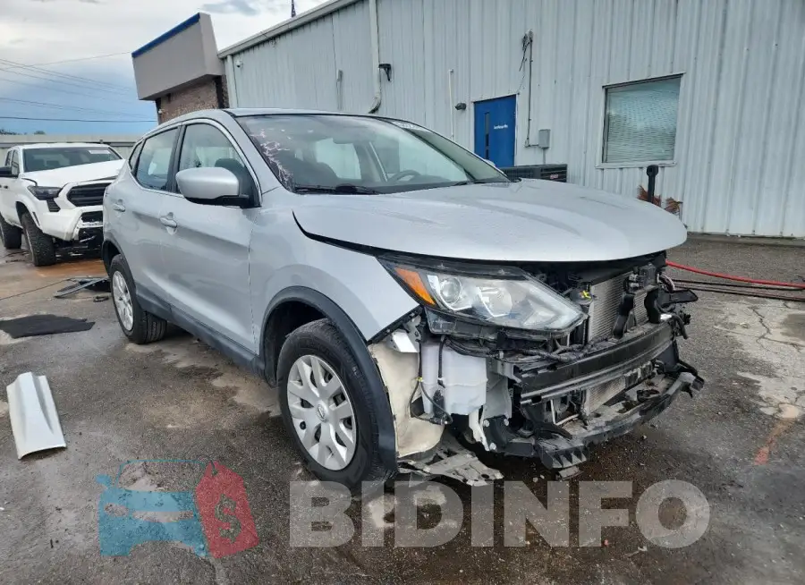 JN1BJ1CP5JW151017 Photo# 4