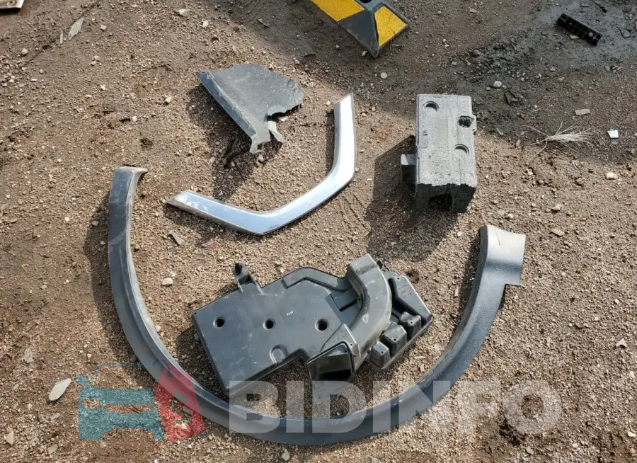 JN1BJ1CP9KW221409 Photo# 13