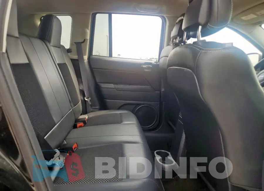 1C4NJCBA2GD652289 Photo# 11