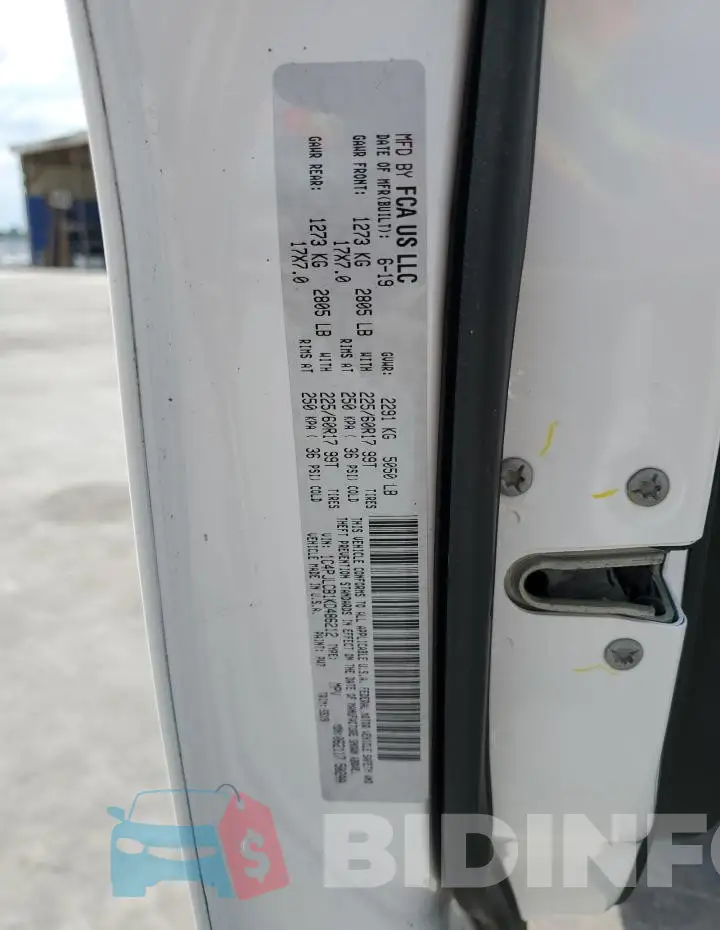 1C4PJLCB1KD486212 Photo# 13