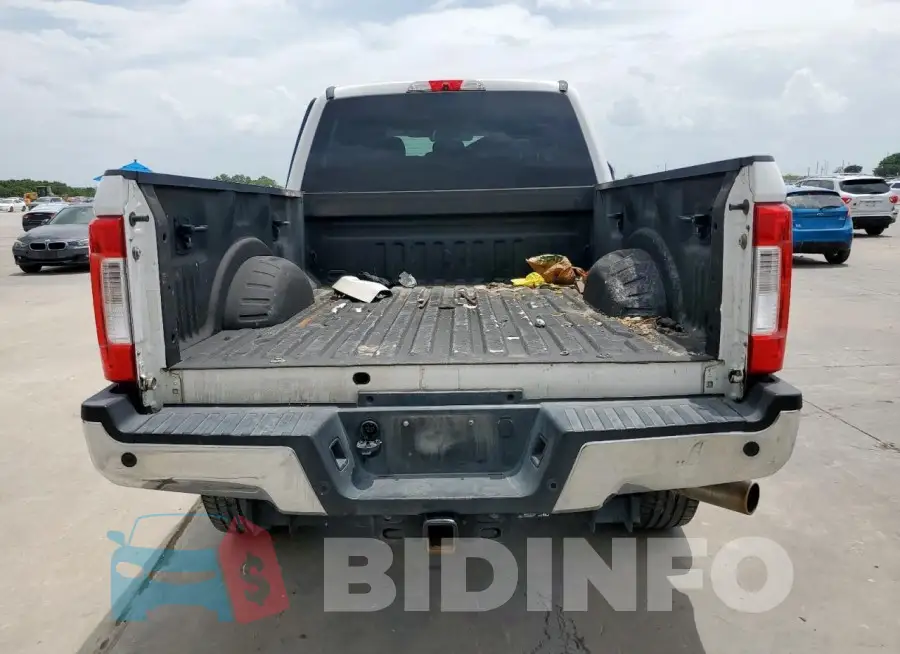 1FT7W2B63JEB81111 Photo# 6