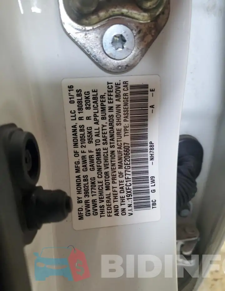 19XFC1F77GE206607 Photo# 12