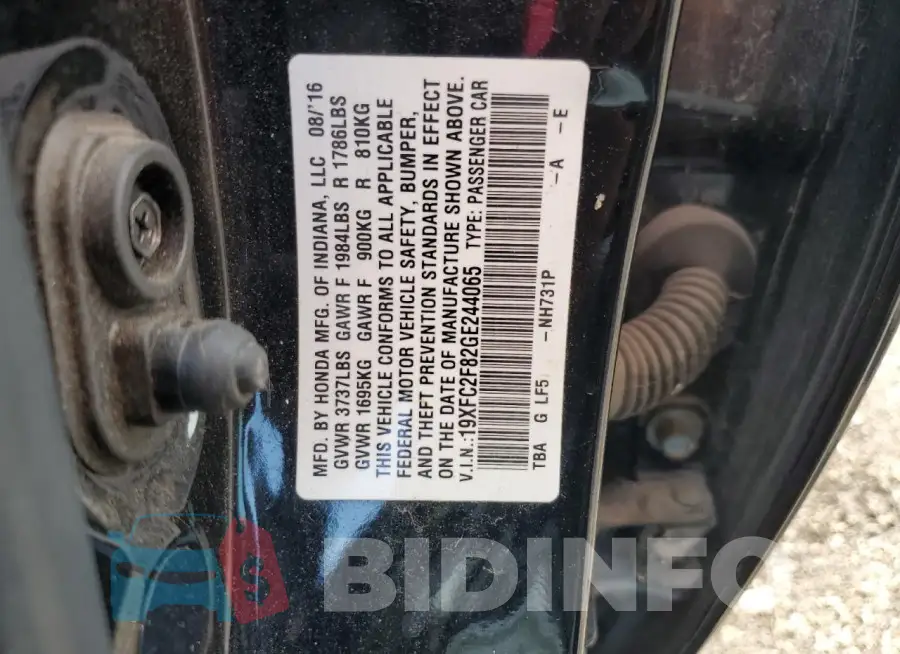 19XFC2F82GE244065 Photo# 12