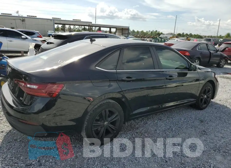 3VW7M7BU2RM013349 Photo# 3