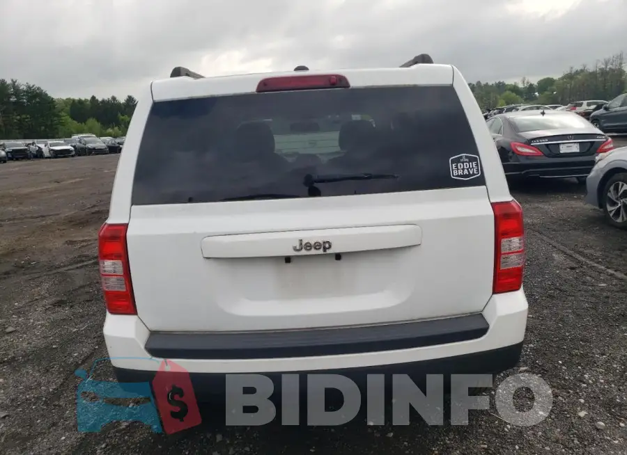 1C4NJPBAXGD710446 Photo# 6