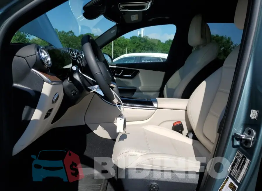 W1NKM4HB8SF303238 Photo# 7
