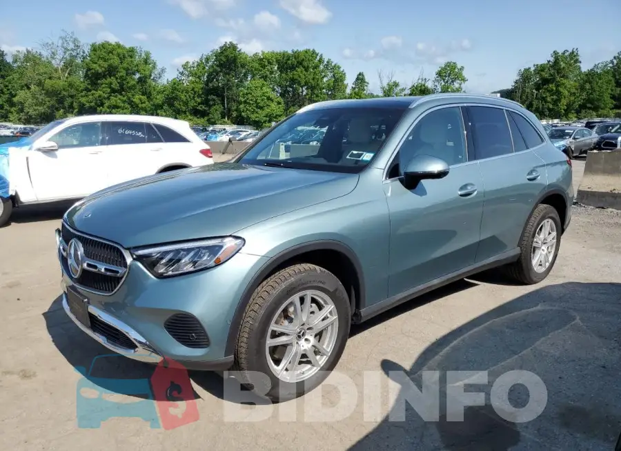 W1NKM4HB8SF303238 Photo# 1