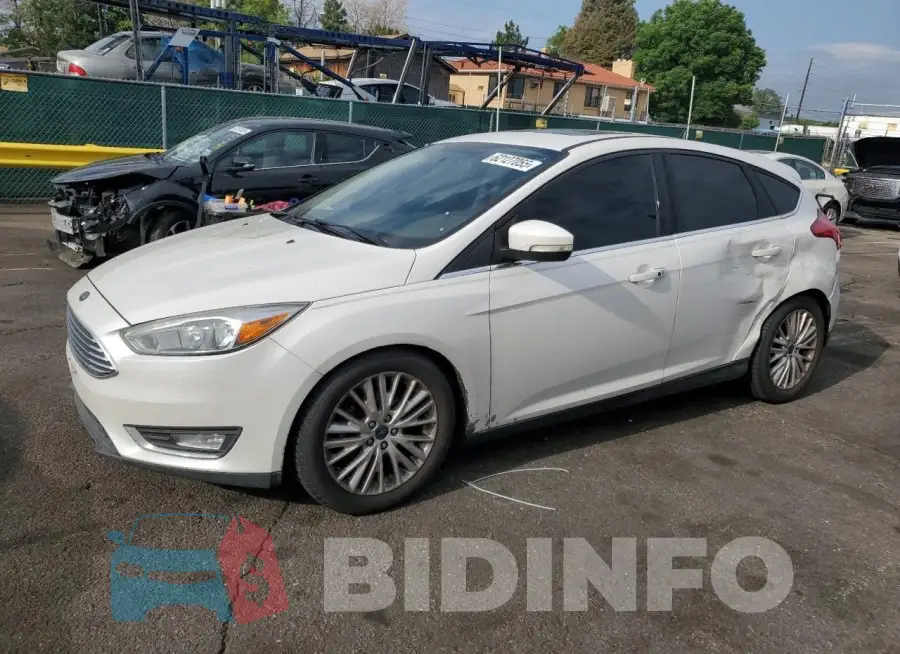 1FADP3N29GL290553 Photo# 1