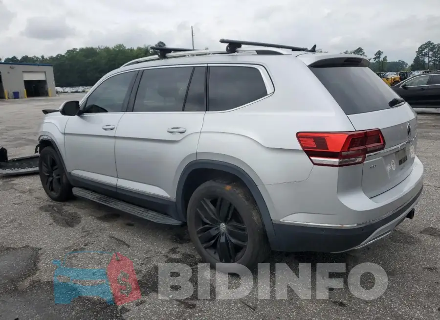 1V2NR2CAXKC511663 Photo# 2