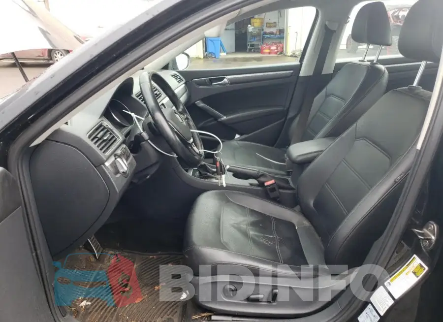 1VWDT7A30HC037101 Photo# 7