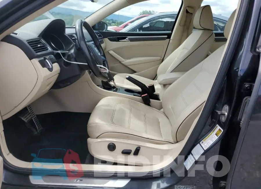 1VWDT7A31HC078269 Photo# 7