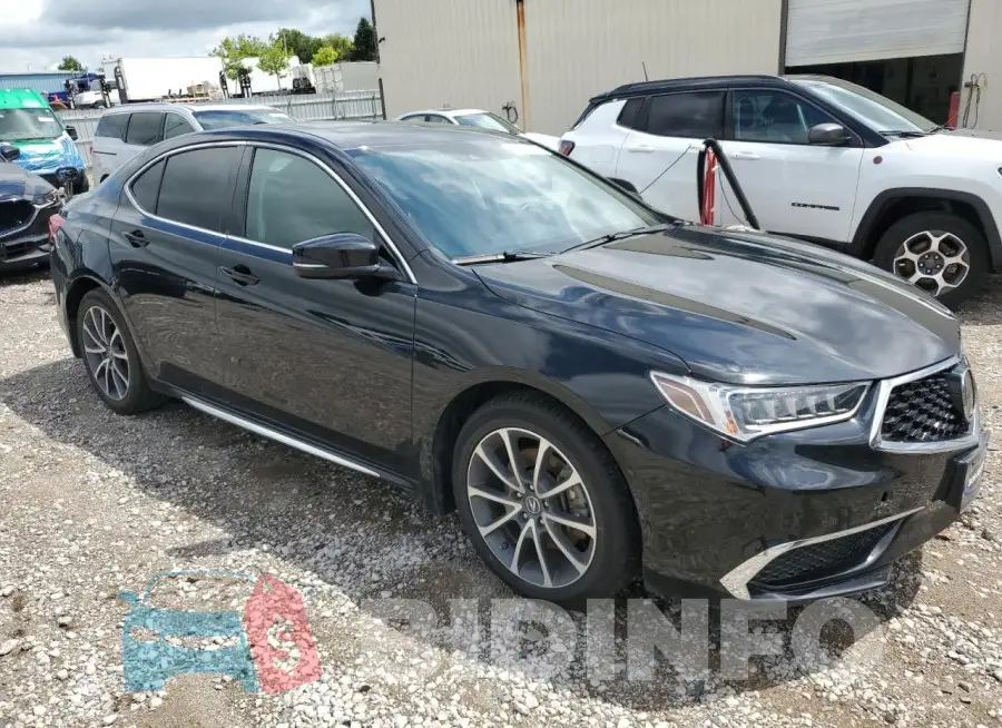 19UUB2F53JA003935 Photo# 4