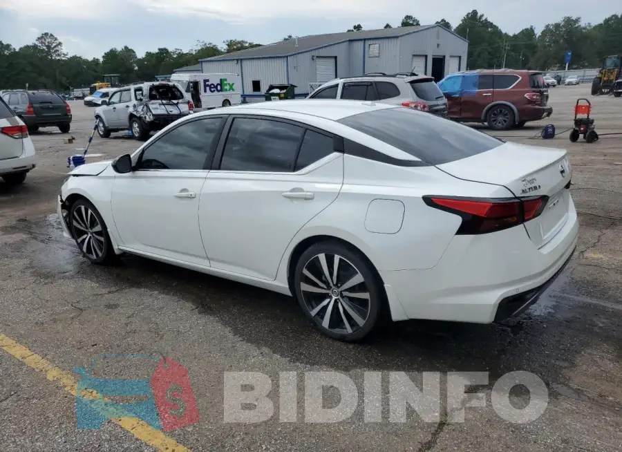 1N4BL4CV6LN309192 Photo# 2
