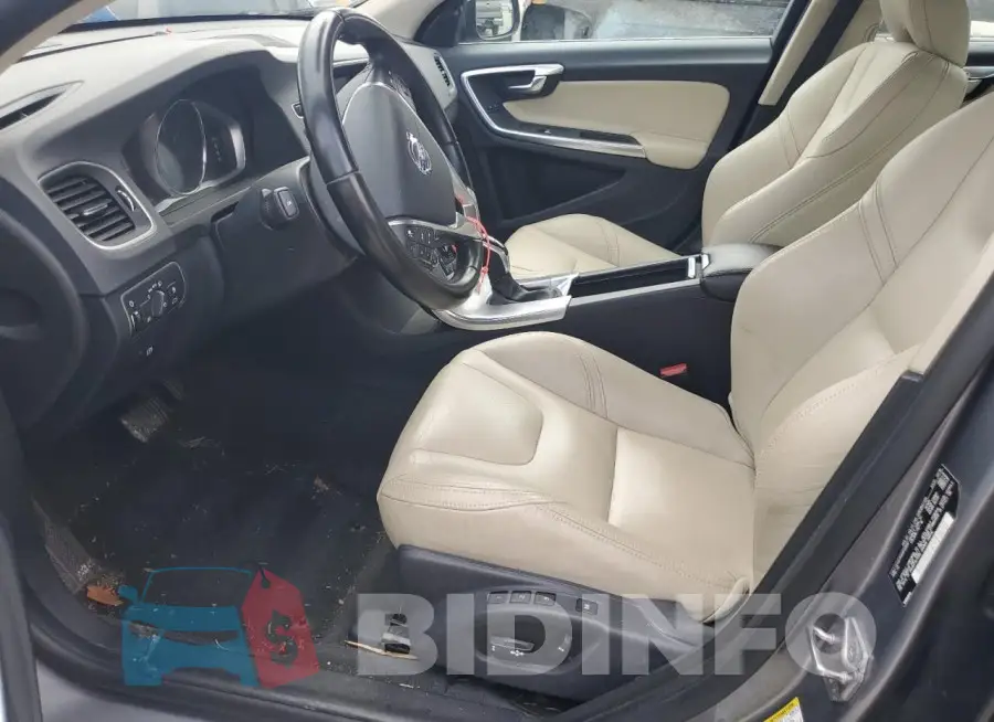 LYV402TM4HB130597 Photo# 7