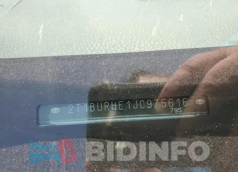 2T1BURHE1JC975616 Photo# 13