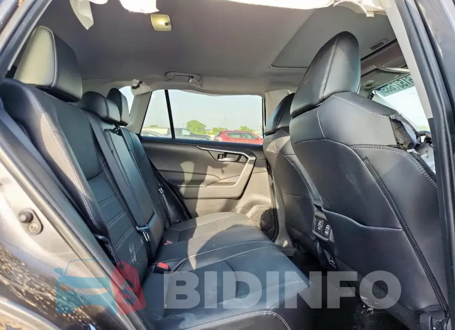 2T3C1RFV0PC228721 Photo# 11