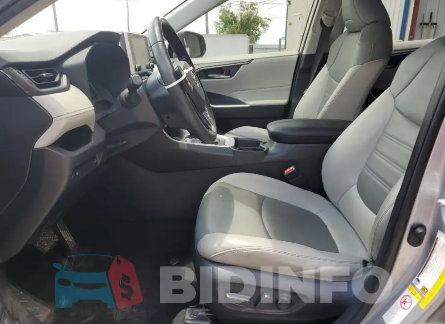 JTMC1RFV7KD504980 Photo# 7
