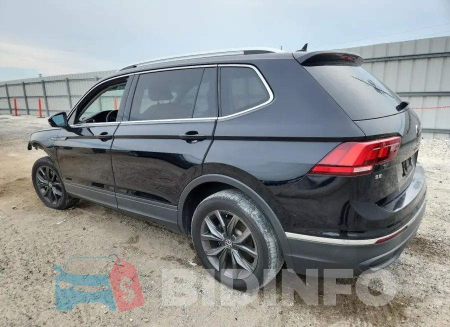 3VV3B7AX7NM051318 Photo# 2
