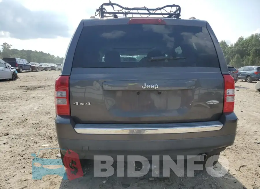 1C4NJRFB3GD639329 Photo# 6