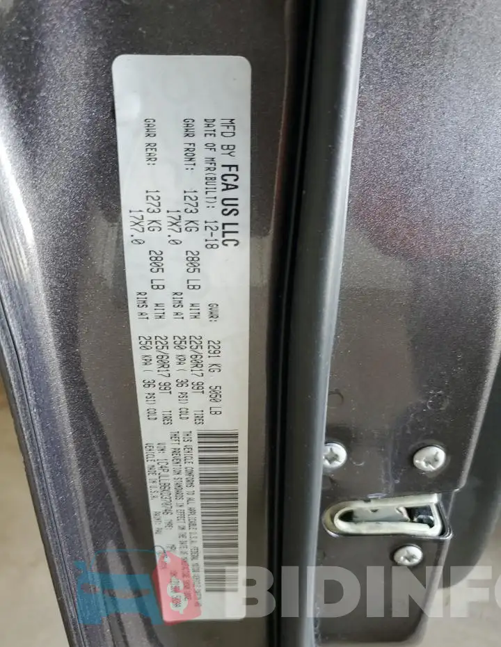 1C4PJLLB6KD370746 Photo# 13