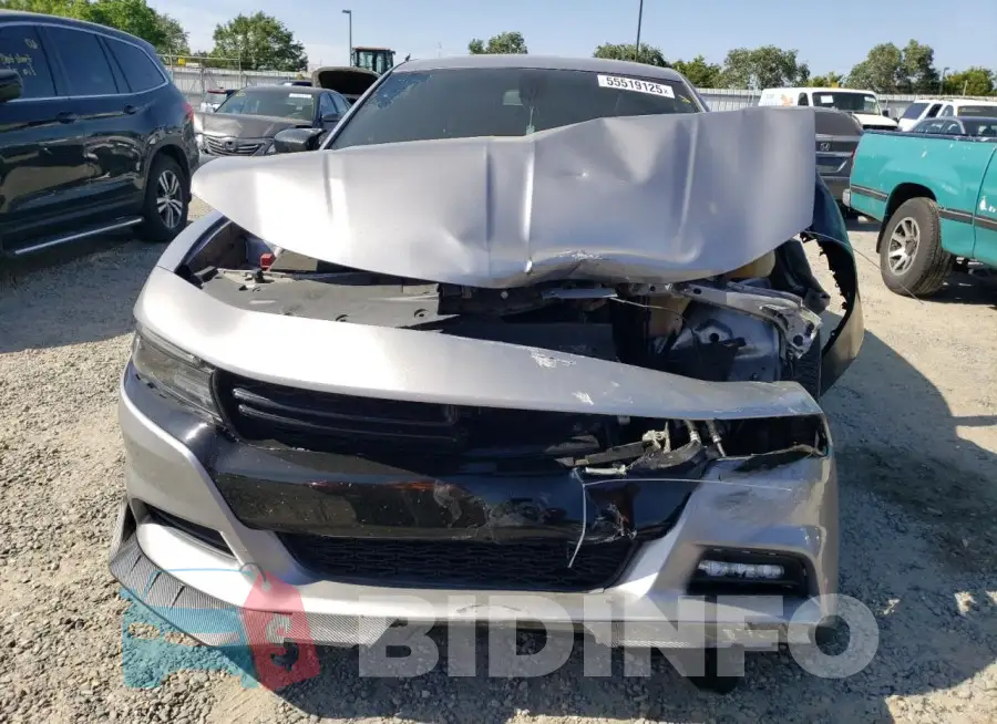 2C3CDXCT4HH667052 Photo# 5