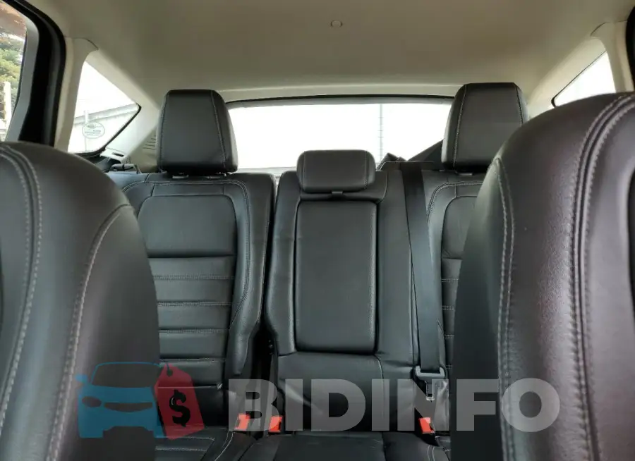 1FADP5AU2JL102496 Photo# 10