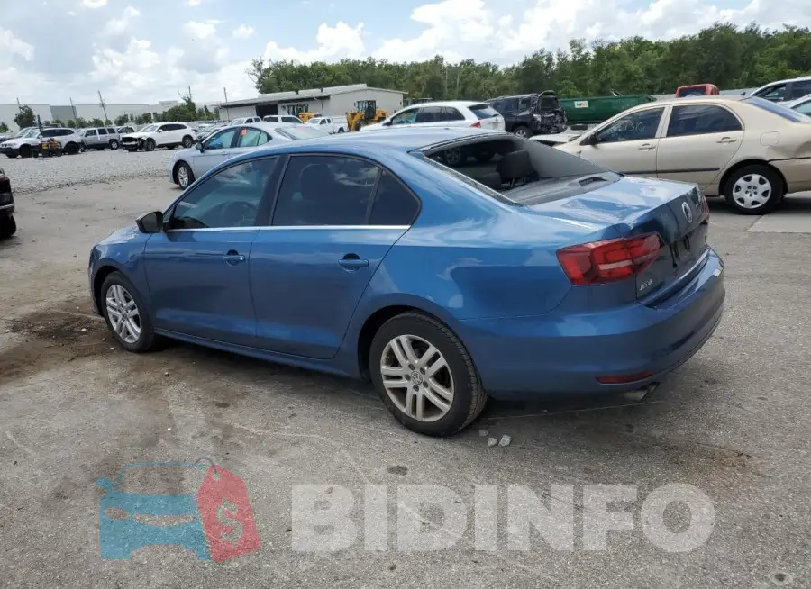 3VW2B7AJ8HM375286 Photo# 2