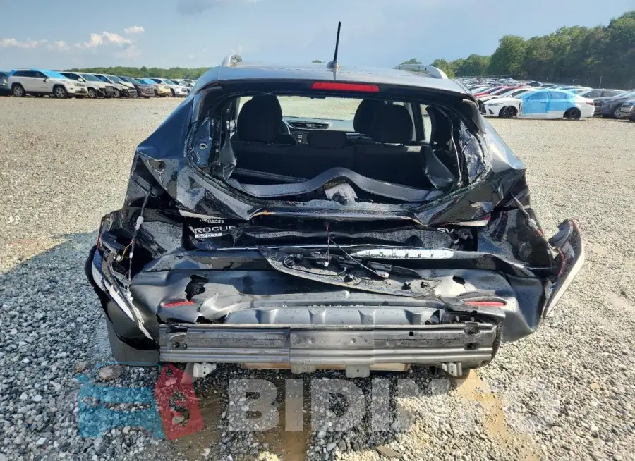 JN1BJ1CP5HW018865 Photo# 6