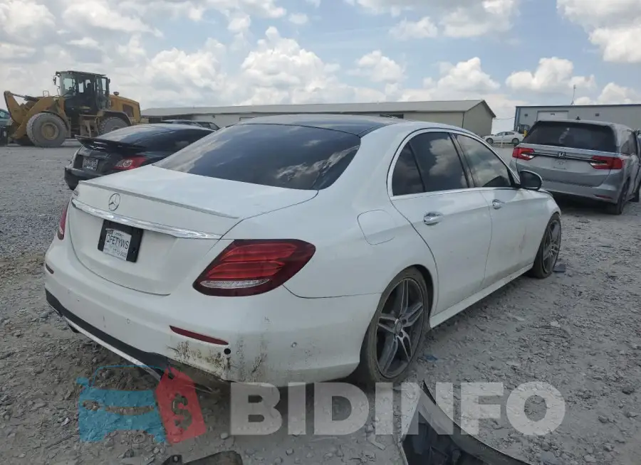 WDDZF4JB4HA185498 Photo# 3