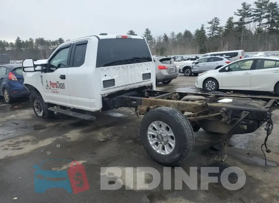 1FD8X3F6XNED09217 Photo# 2