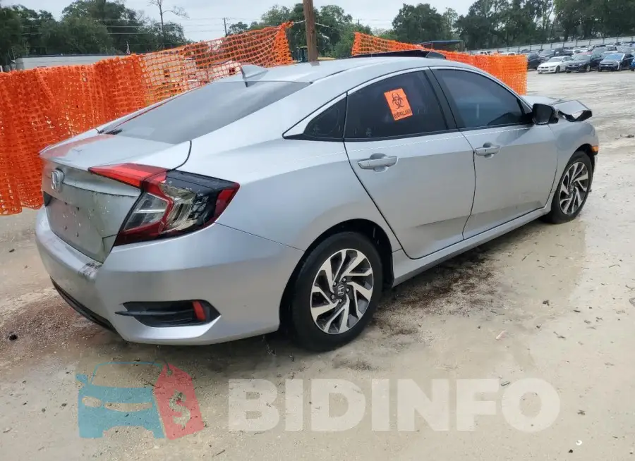 19XFC2F70HE019362 Photo# 3