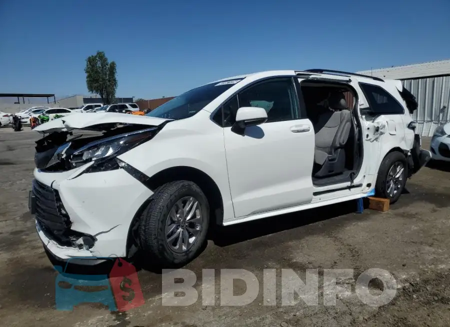 5TDBRKEC2RS208744 Photo# 1