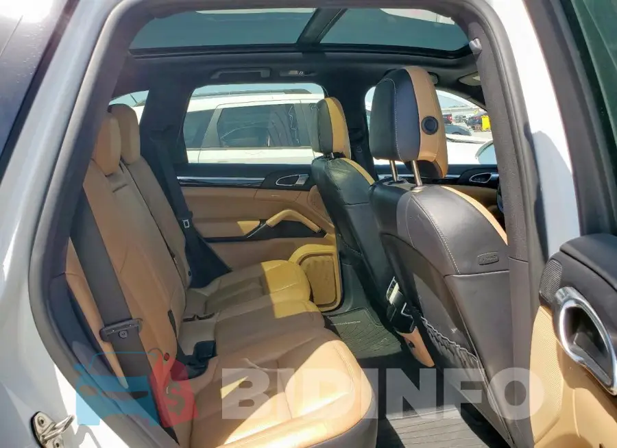 WP1AE2A21GLA18354 Photo# 11