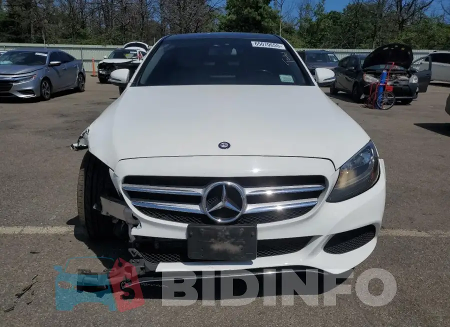 WDDWF4KB0GR138034 Photo# 5