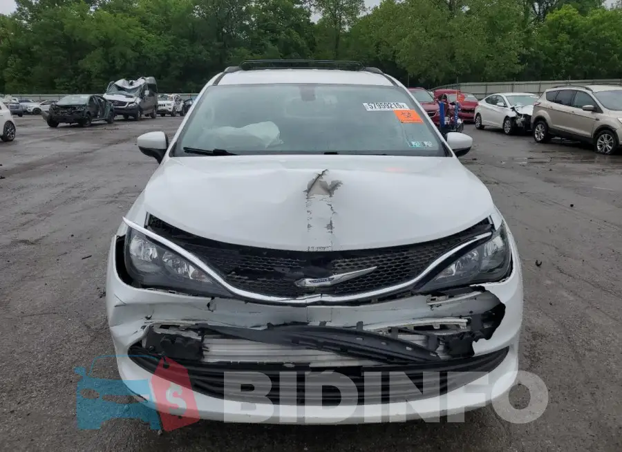 2C4RC1DG5LR144732 Photo# 5