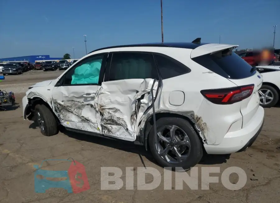 1FMCU9MN8RUA95436 Photo# 2